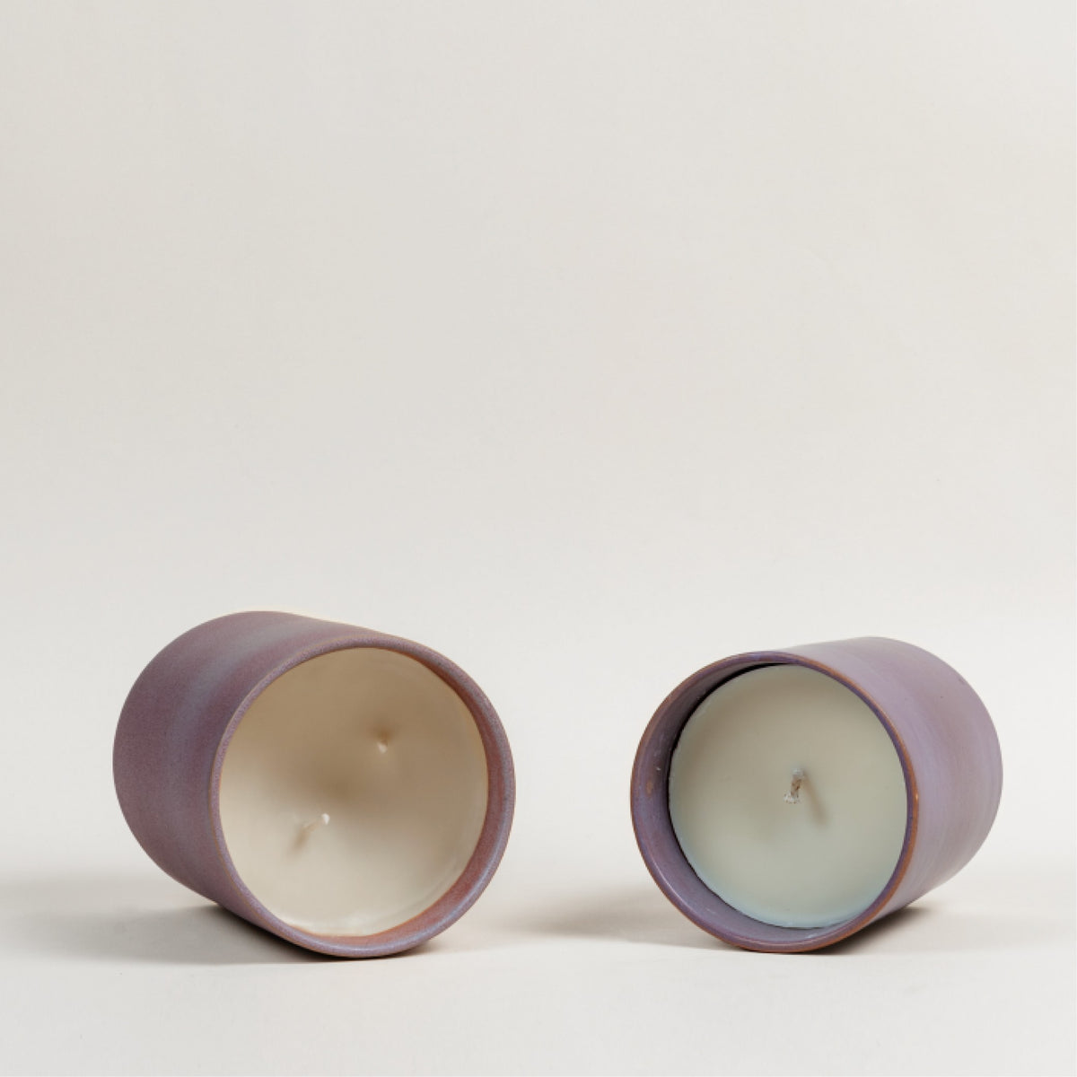 Luxury mauve ceramic candle with violet and clary sage notes